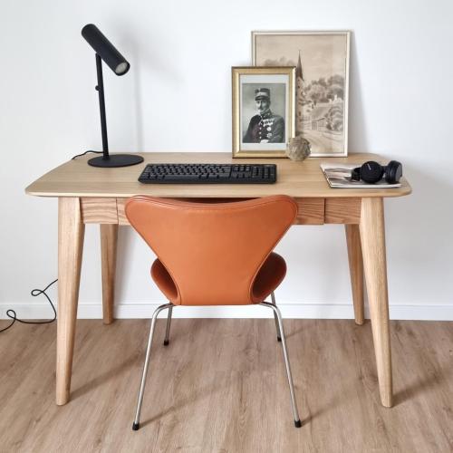 skrivebord-hjemmekontor