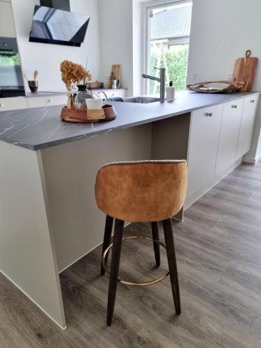 outlet-barstol-tekla-cumin